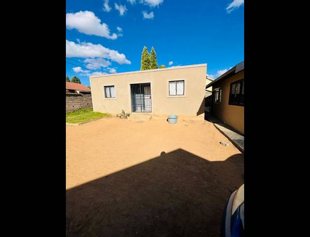 2 BEDROOM HOUSE FOR SALE IN COSMO CITY